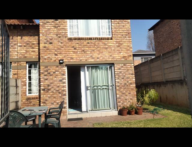 2 BEDROOM TOWNHOUSE FOR SALE IN BELLAIRS PARK
